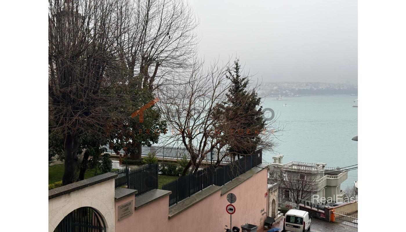 Charming Sea-View Apartment in Vibrant Beyoglu